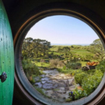 Hobbiton open door