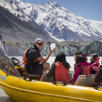 Mount Cook. Tasman glacier cruise