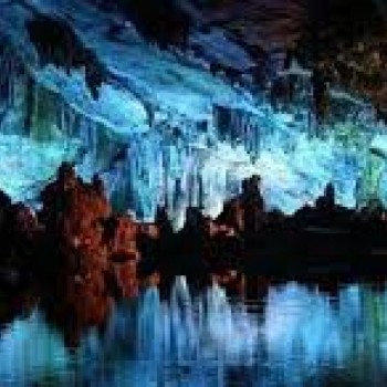 Waitomo caves. Stalactites and Stalagmites